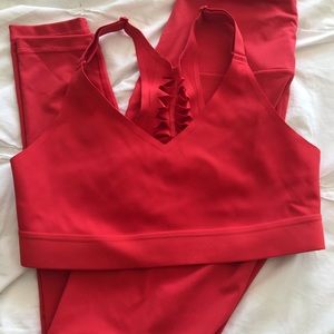 🌿NEW! VS Incredible Sports Bra in Bright Tamale